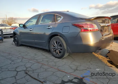 2015 Nissan Altima 2.5 из США, поврежденный, VIN 1N4AL3AP9FN923636